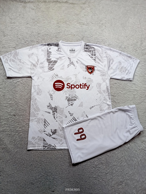 Jersey Putih Desain Abstrak dengan Sponsor Spotify - Jersey Custom PROKAOS
