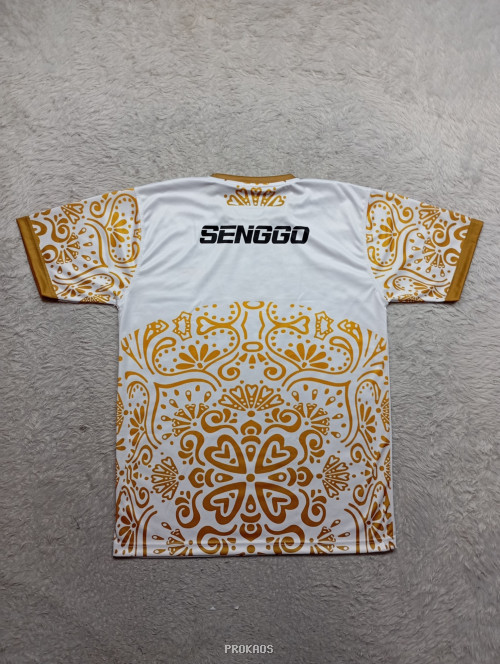 Jersey Putih Pencak Silat dengan Motif Emas dan Bendera Merah Putih - Gambar 2