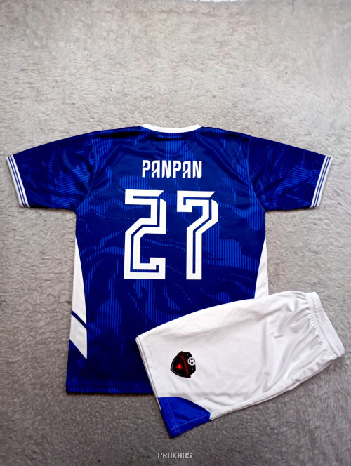 Jersey Sepak Bola Biru dengan Sponsor Indofood dan Celana Putih - Gambar 2
