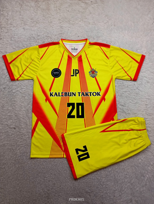 Jersey Sepak Bola Kuning-Merah 'Kalebun Taktok' Nomor 20 - Jersey Custom PROKAOS