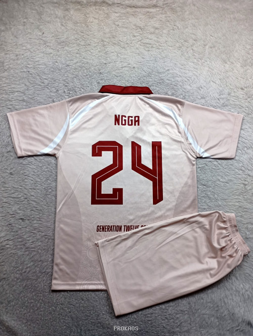 Jersey Set Kerah dengan Logo dan Angka - Gambar 2