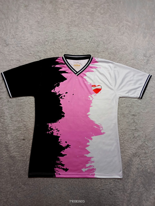 Jersey Unik: Kombinasi Warna Abstrak & Logo Hati - Jersey Custom PROKAOS