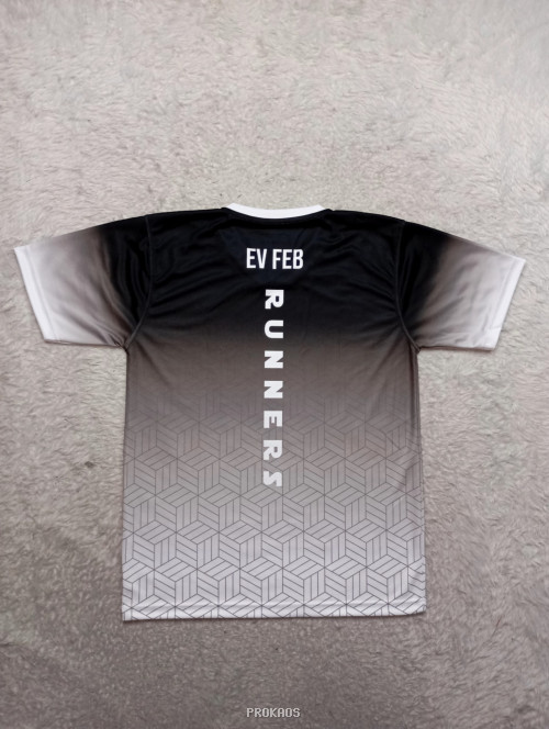 Kaos Lari 'Run for Life' dengan Desain Gradasi dan Logo - Gambar 2